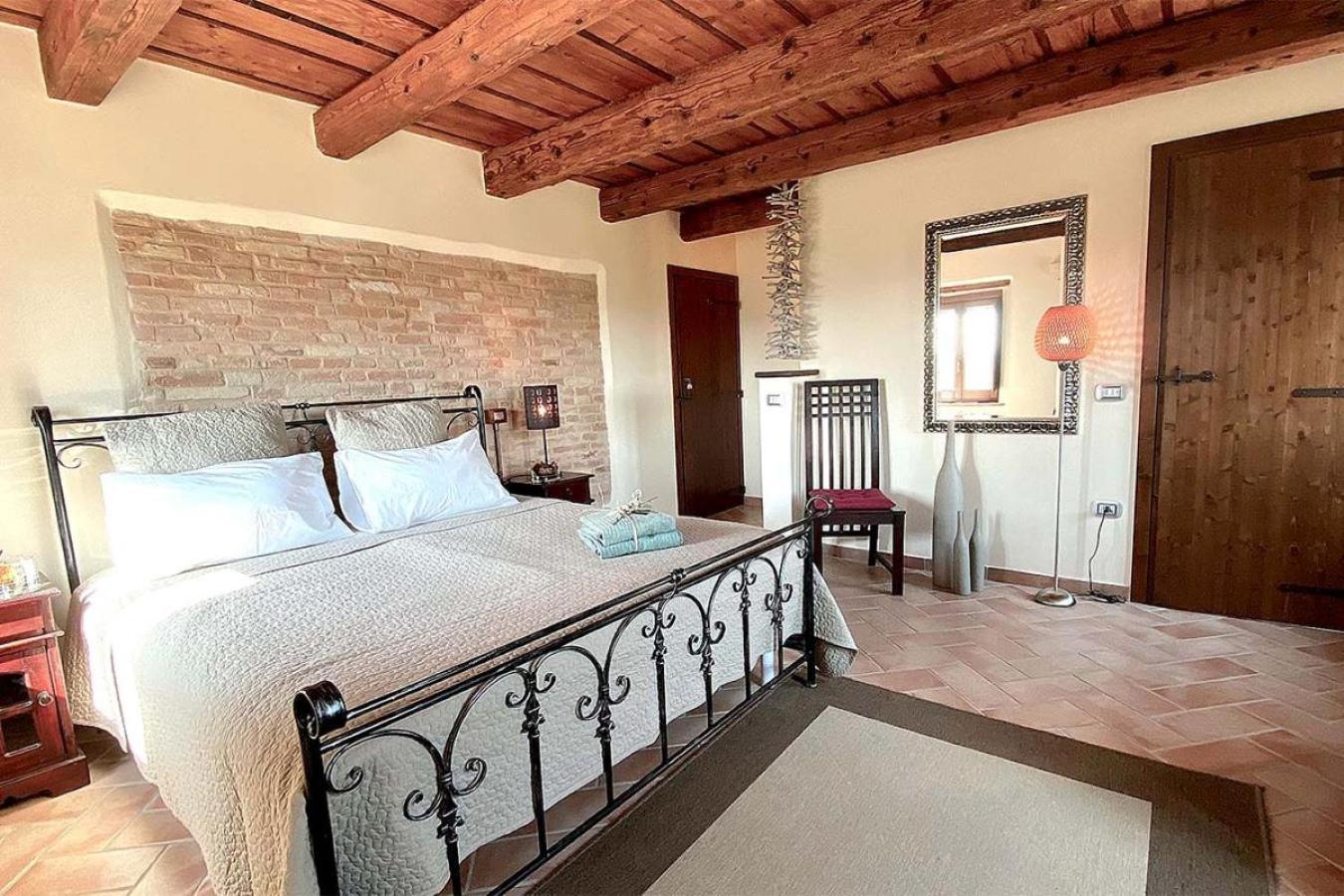 Bed And Breakfast La Vecchia Scuola Montefano 外观 照片